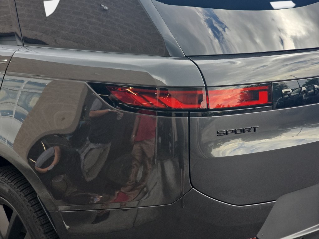 New 2026 Land Rover Range Rover Sport SE AWD/4WD image 23