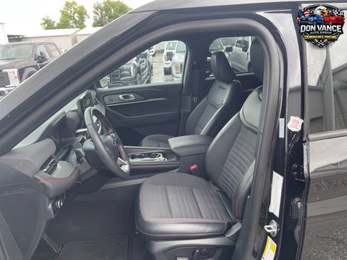 Used 2025 Ford Explorer ST-Line w/ ST-Line Street Pack AWD/4WD image 9