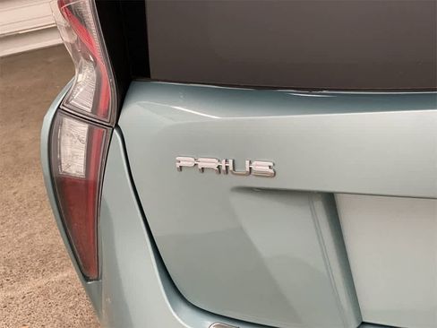 Used 2016 Toyota Prius Four image 10