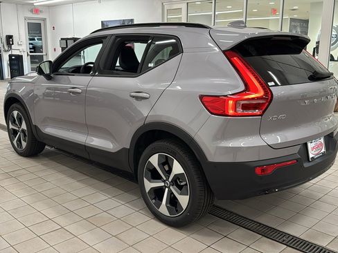 New 2026 Volvo XC40 B5 Plus w/ Protection Package Premier image 7
