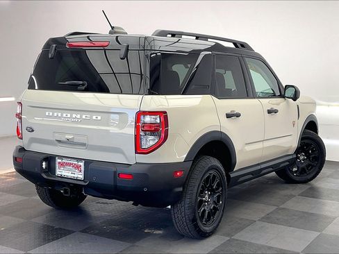 Used 2025 Ford Bronco Sport Badlands AWD/4WD image 13