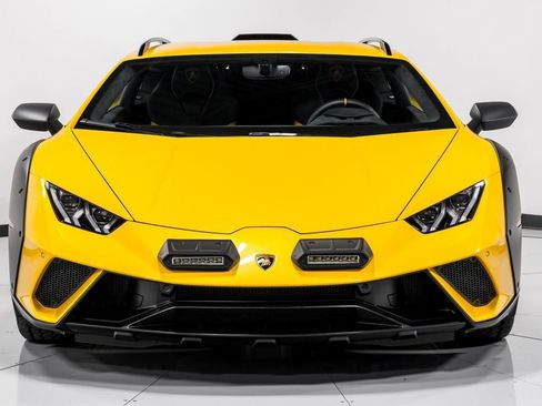 Used 2024 Lamborghini Huracan Sterrato image 8