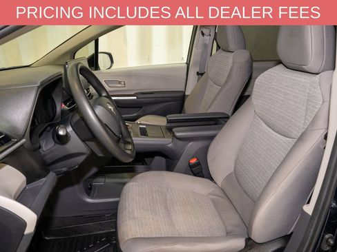 Used 2022 Toyota Sienna LE FWD image 10