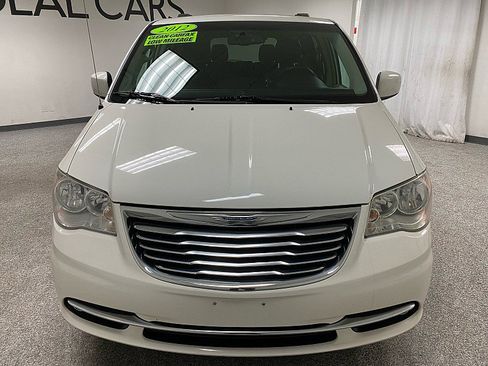 Used 2012 Chrysler Town & Country Touring image 2