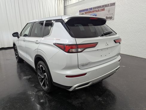 Used 2023 Mitsubishi Outlander SE image 9