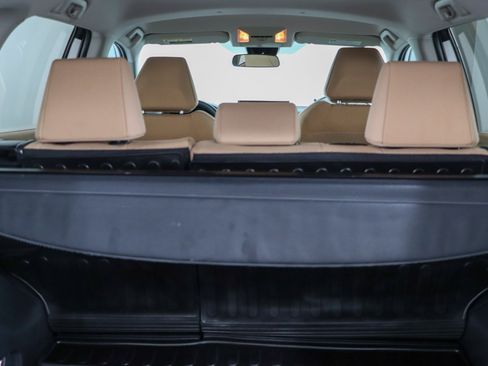 Used 2021 Toyota RAV4 LE AWD/4WD image 28