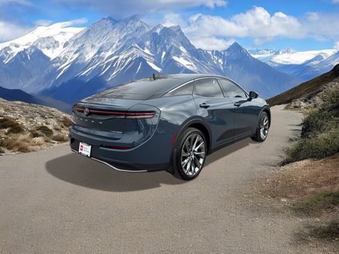 Used 2025 Toyota Crown Limited w/ Advanced Technology Package image 5