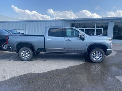 Used 2024 Chevrolet Silverado 3500 High Country image 7