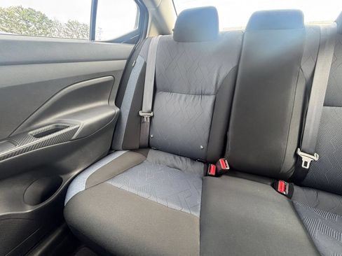 Used 2025 Nissan Versa SV FWD image 38