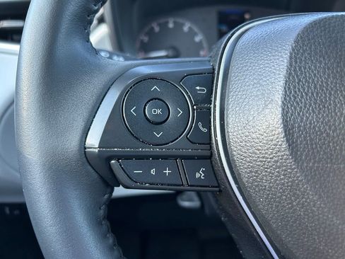 Used 2025 Toyota Corolla Cross LE image 19