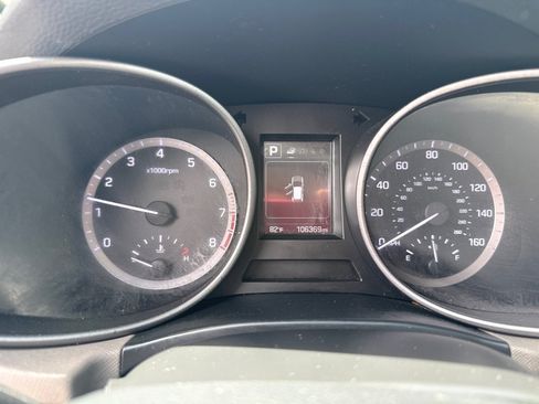 Used 2018 Hyundai Santa Fe Sport w/ 2.4L Value Package 02 AWD/4WD image 15
