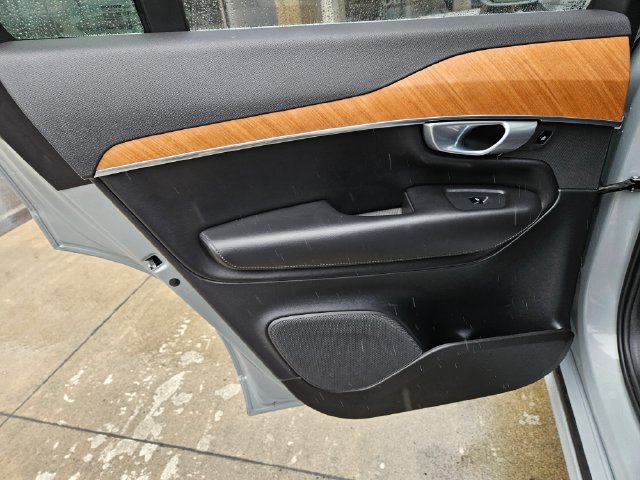 Used 2024 Volvo XC90 B6 Plus w/ Protection Package Premier AWD/4WD image 17