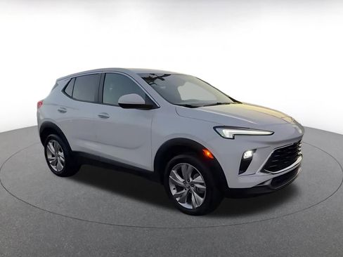 Used 2025 Buick Encore GX Preferred image 2