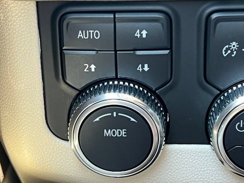 Used 2023 GMC Yukon Denali AWD/4WD image 21