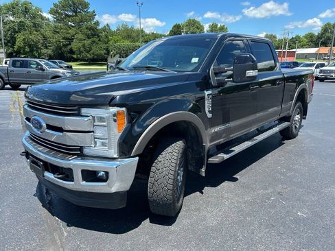 Used 2018 Ford F250 Lariat w/ FX4 Off-Road Package AWD/4WD image 3