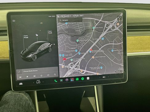 Used 2018 Tesla Model 3 Long Range RWD image 19