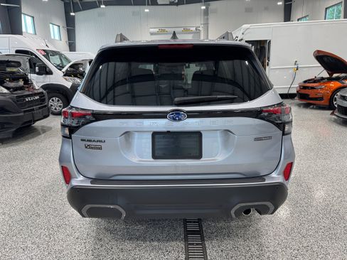Used 2025 Subaru Forester Touring AWD/4WD image 7