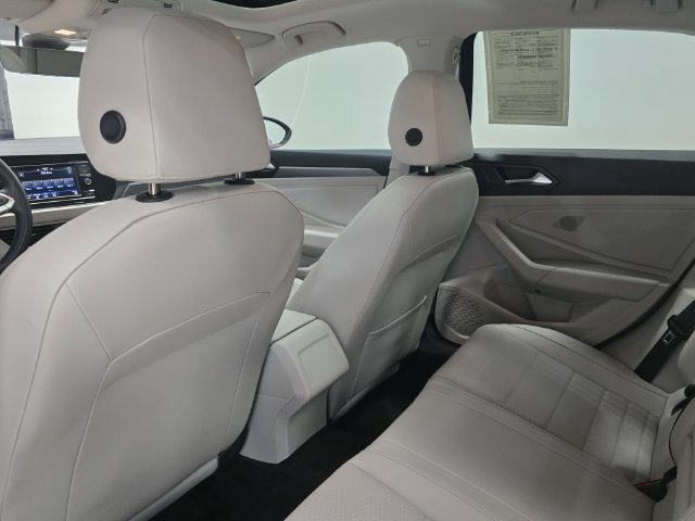 Certified 2023 Volkswagen Jetta SE FWD image 31