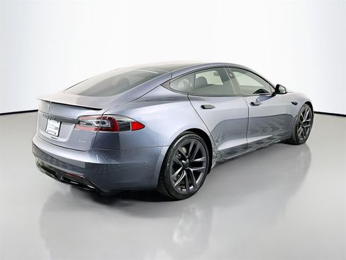 Used 2021 Tesla Model S Plaid image 7