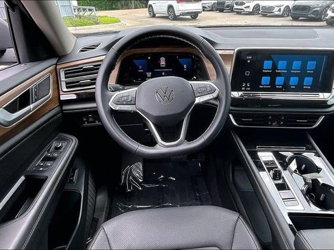 Certified 2026 Volkswagen Atlas SE w/ Black Wheel Package AWD/4WD image 19
