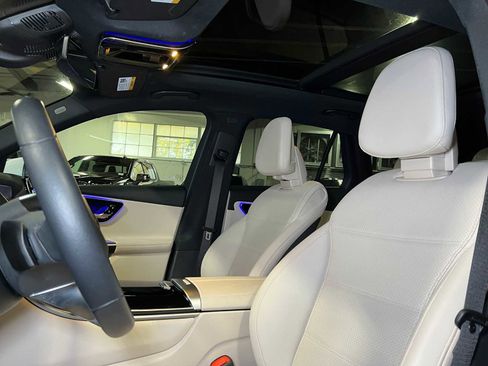 Certified 2025 Mercedes-Benz GLC 300 4MATIC image 25