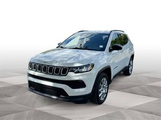 Used 2023 Jeep Compass Latitude image 1