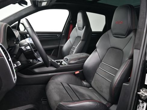 Certified 2023 Porsche Cayenne GTS w/ Assistance Package AWD/4WD image 5