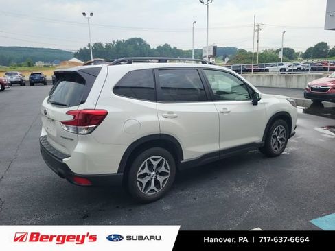 Used 2024 Subaru Forester Premium AWD/4WD image 4