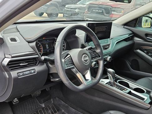 Used 2023 Nissan Altima 2.5 SR w/ SR Premium Package FWD image 8