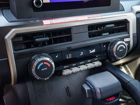 Used 2025 Toyota Tacoma TRD Sport AWD/4WD image 23