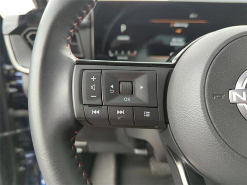 Certified 2025 Nissan Kicks SR image 30