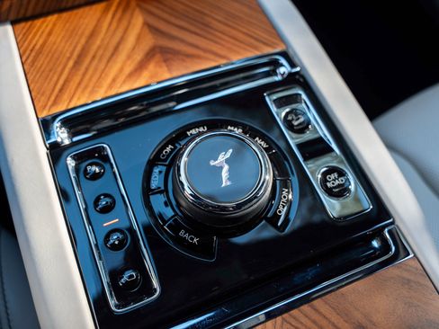 Certified 2021 Rolls-Royce Cullinan image 35