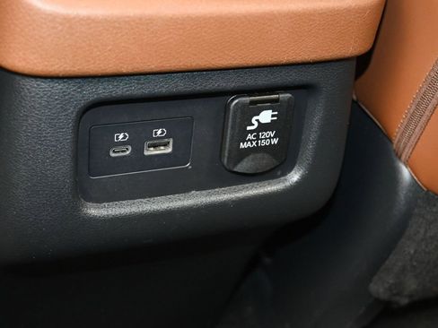 Used 2023 Nissan Pathfinder Platinum image 49