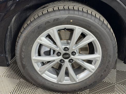 Certified 2024 Audi Q3 2.0T Premium AWD/4WD image 12