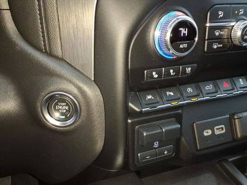 Used 2021 GMC Sierra 1500 Denali w/ Denali Ultimate Package image 10