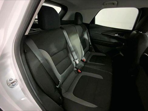 Used 2025 Chevrolet TrailBlazer LT AWD/4WD image 23