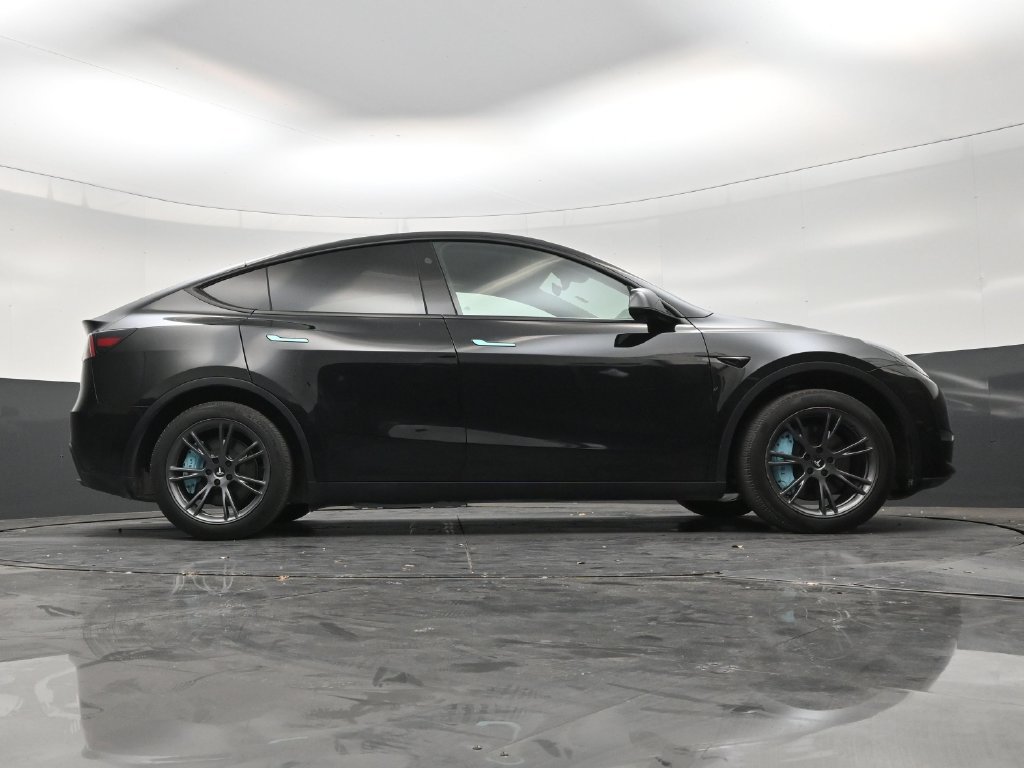 Used 2024 Tesla Model Y Long Range RWD image 24