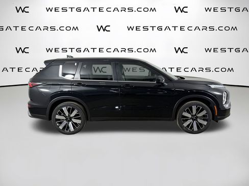 Used 2025 Mitsubishi Outlander AWD image 49