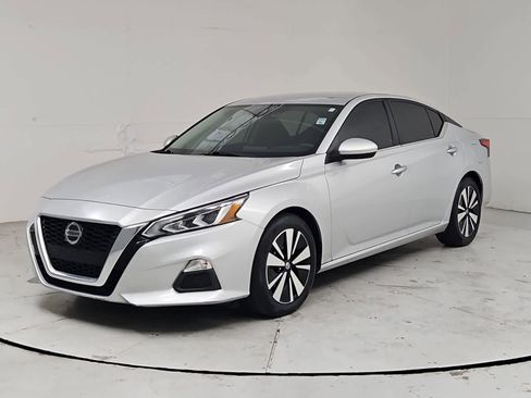 Used 2021 Nissan Altima 2.5 SV FWD image 1