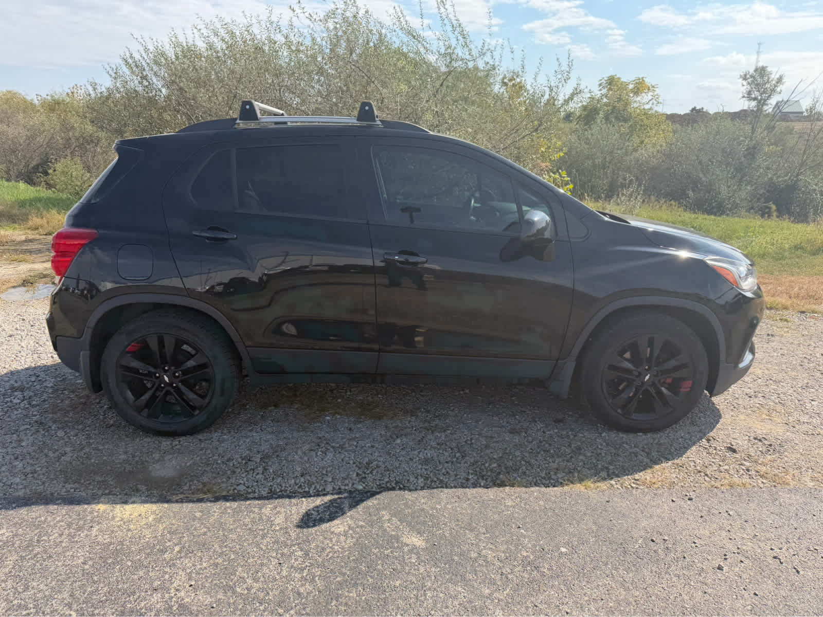 Used 2020 Chevrolet Trax LT w/ Redline Edition FWD image 3