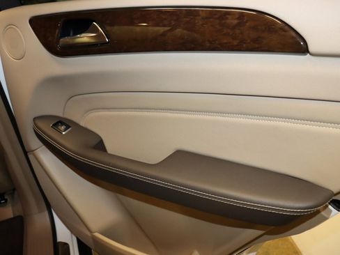 Used 2015 Mercedes-Benz ML 250 BlueTEC 4MATIC image 31