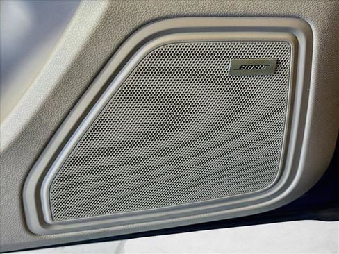 New 2026 Porsche Macan AWD/4WD image 12