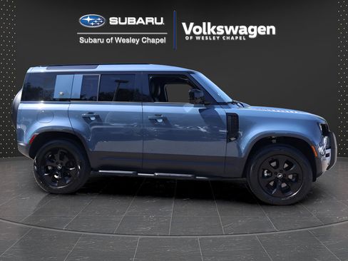 Used 2024 Land Rover Defender 110 S AWD/4WD image 8