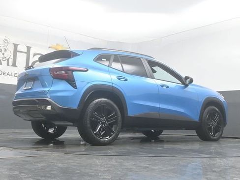New 2026 Chevrolet Trax ACTIV w/ Sunroof Package FWD image 11