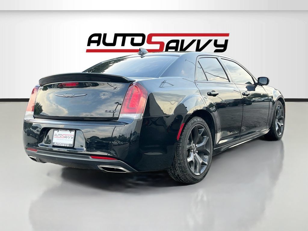 Used 2022 Chrysler 300 Touring L w/ Comfort Group RWD image 7