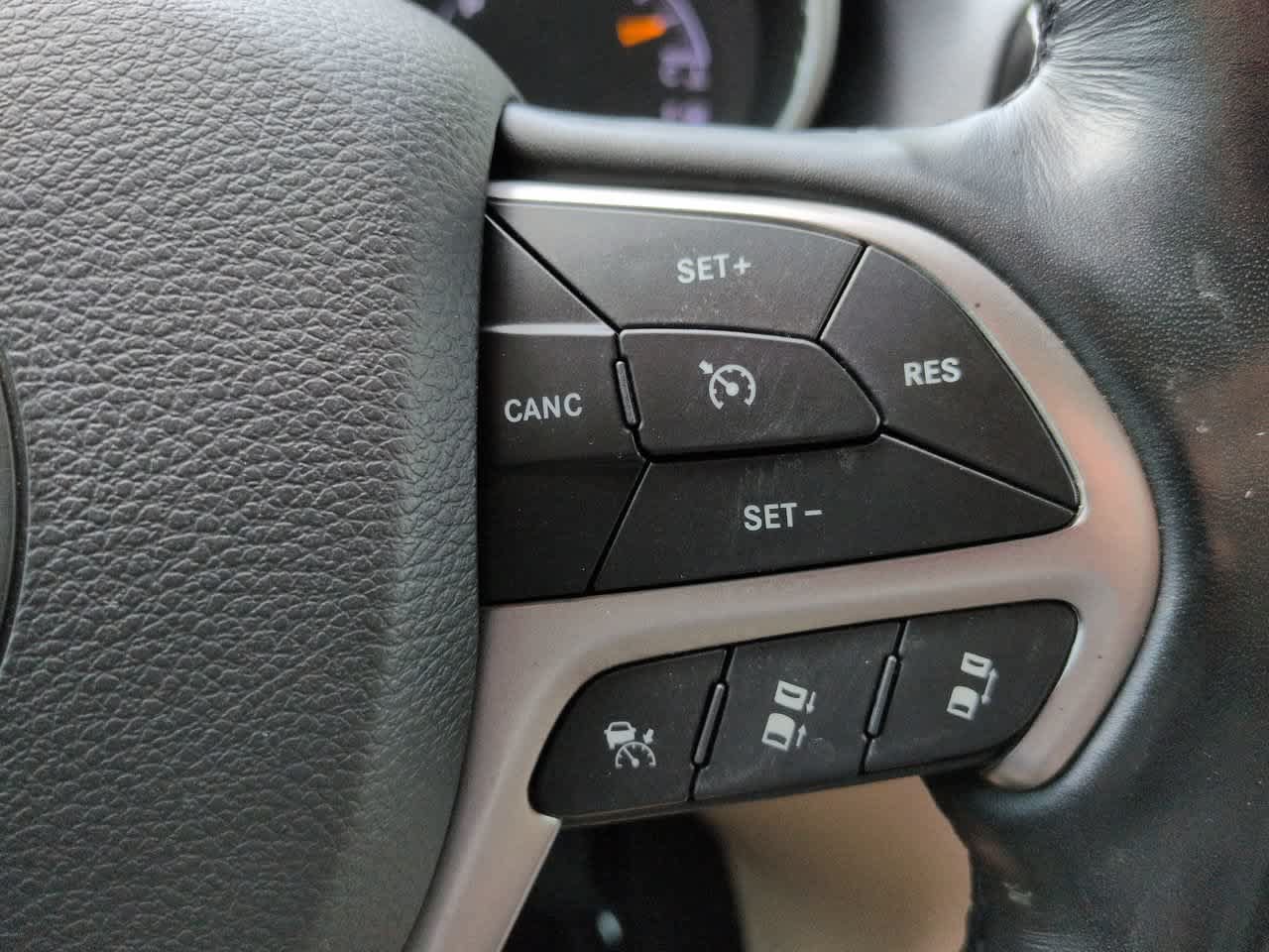 Used 2021 Jeep Grand Cherokee Limited w/ Luxury Group II RWD image 26