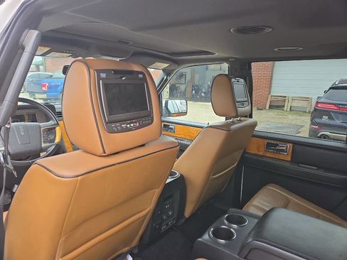 Used 2012 Lincoln Navigator L 4WD image 9