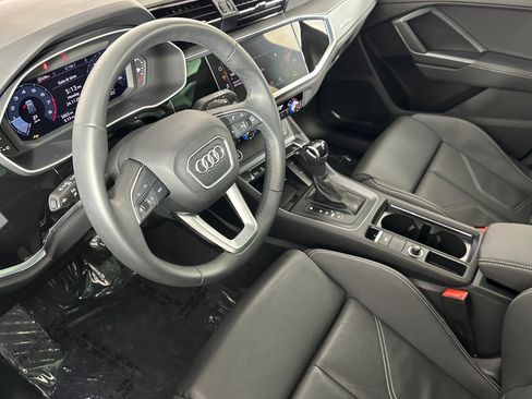 Used 2025 Audi Q3 2.0T Premium image 9
