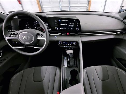 Used 2023 Hyundai Elantra SEL FWD image 14