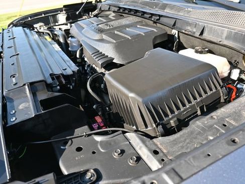 Used 2024 Nissan Titan SV AWD/4WD image 16